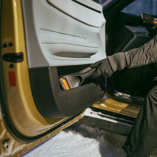 Produktbild: FISKARS Solid Auto-Eiskratzer, mit harter und weicher Kante, 26 cm