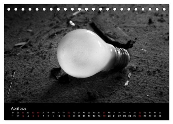 Produktbild: Objekte in schwarz weiss (Tischkalender 2026 DIN A5 quer), CALVENDO Monatskalender