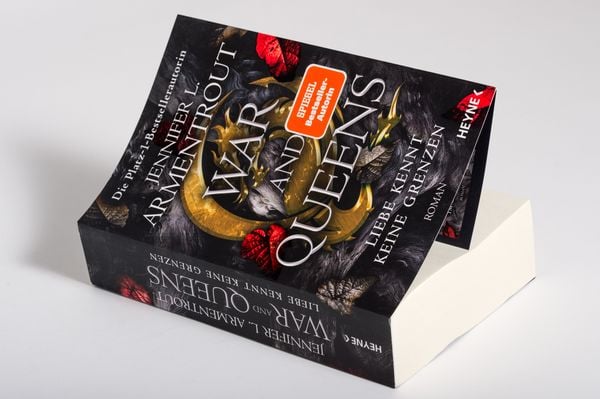 Produktbild: War and Queens &ndash; Liebe kennt keine Grenzen
