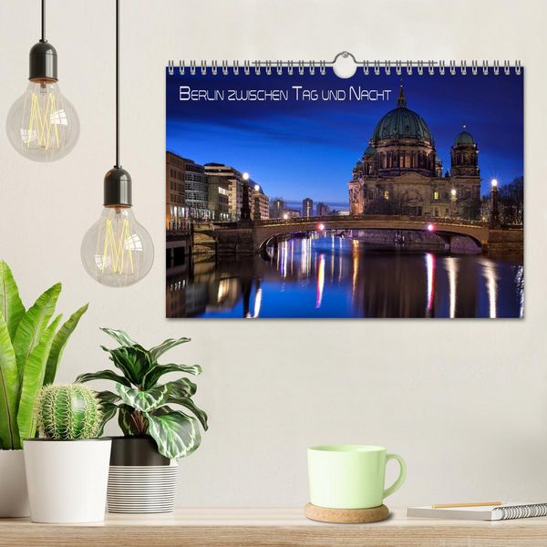 Produktbild: Berlin zwischen Tag und Nacht (Wandkalender 2026 DIN A4 quer), CALVENDO Monatskalender