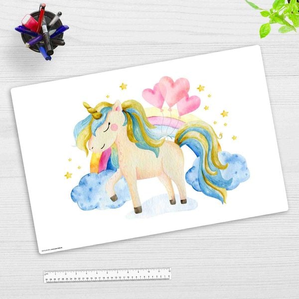 Produktbild: Cover-your-desk Schreibtischunterlage f&uuml;r Kinder und Erwachsene Einhorn in den Wolken, aus hochwertigem Vinyl , 60 x 40 cm