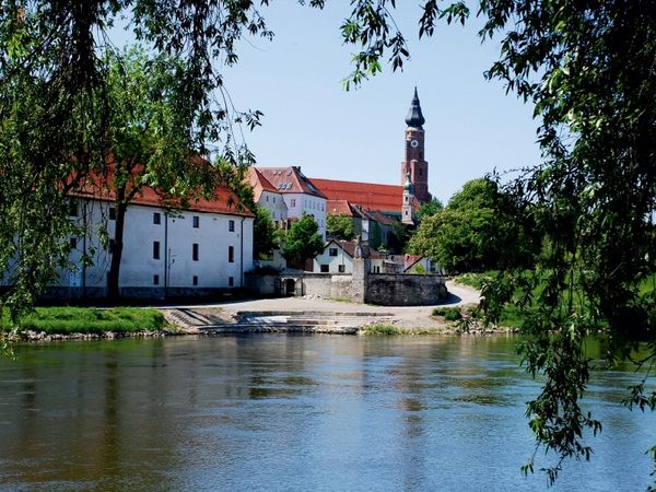 Produktbild: Blick &uuml;ber die Donau auf das Herzogschlo&szlig; und den Adler (Puzzle)