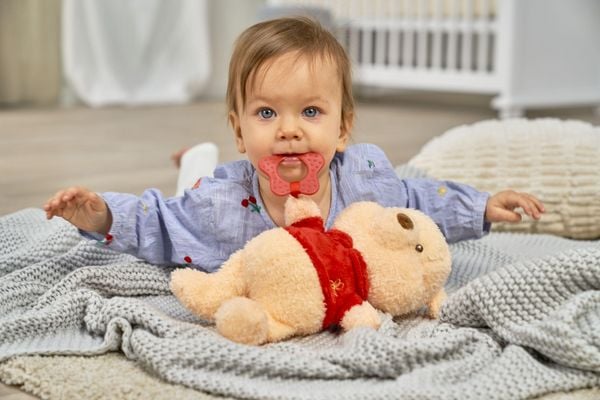Produktbild: Disney Winnie m. Bei&szlig;hilfe