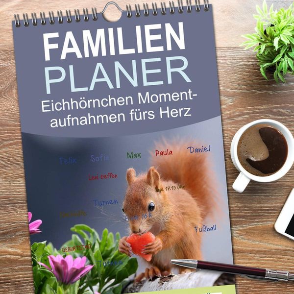 Produktbild: Familienplaner 2026 - Eichh&ouml;rnchen Momentaufnahmen f&uuml;rs Herz mit 5 Spalten (Wandkalender, 21 x 45 cm) CALVENDO