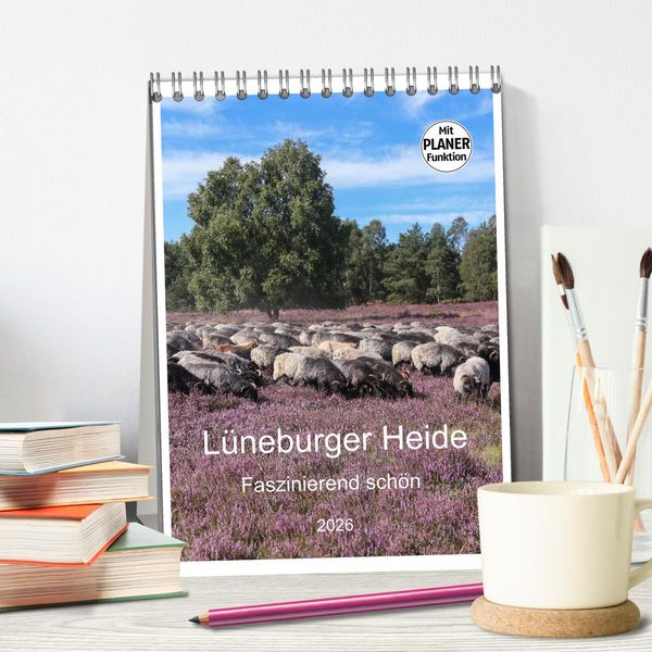 Produktbild: L&uuml;neburger Heide - Faszinierend sch&ouml;n (Tischkalender 2026 DIN A5 hoch), CALVENDO Monatskalender