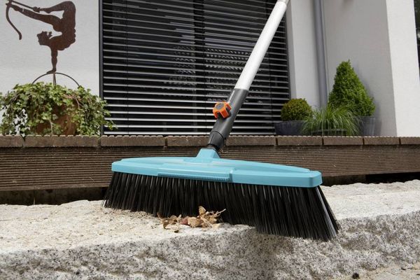 Produktbild: Gardena 03622-20 Stra&szlig;enbesen 45cm Combisystem