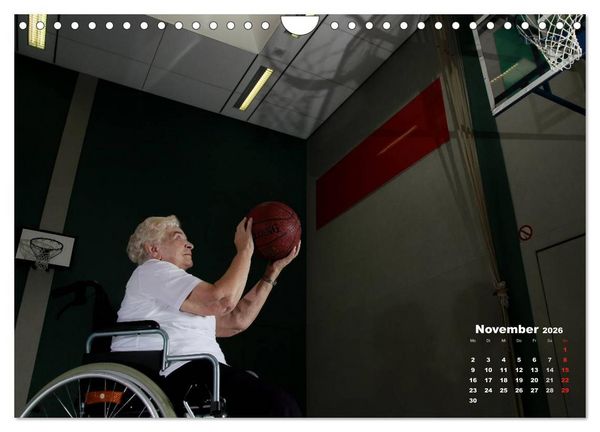 Produktbild: "Sch&ouml;nheit im Alter" - Fit und Aktiv (Wandkalender 2026 DIN A4 quer), CALVENDO Monatskalender