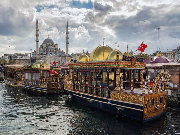 Produktbild: CALVENDO Puzzle Hafen in Istanbul | 1000 Teile Lege-Gr&ouml;&szlig;e 64x48cm Foto-Puzzle f&uuml;r gl&uuml;ckliche Stunden