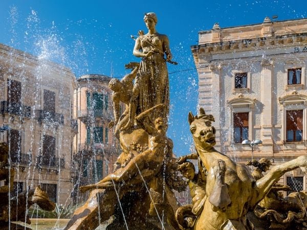 Produktbild: CALVENDO Puzzle Piazza Archimedes mit Artemisbrunnen, Syracusa | 1000 Teile Lege-Gr&ouml;&szlig;e 64x48cm Foto-Puzzle f&uuml;r gl&uuml;ckliche Stunden
