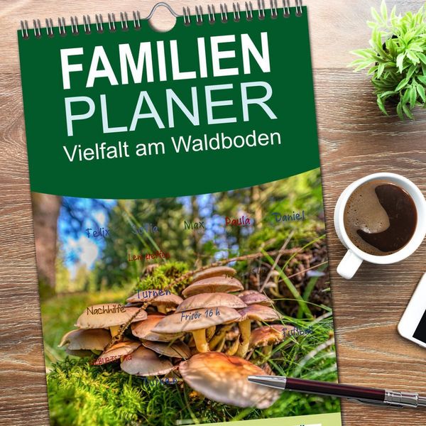 Produktbild: Familienplaner 2026 - Vielfalt am Waldboden mit 5 Spalten (Wandkalender, 21 x 45 cm) CALVENDO