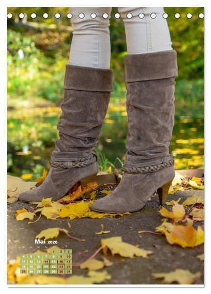 Produktbild: Stiefel und High Heels im Herbst (Tischkalender 2026 DIN A5 hoch), CALVENDO Monatskalender