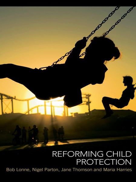 Produktbild: Reforming Child Protection