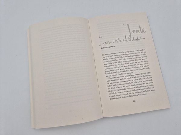 Produktbild: Through Tempest and Tide