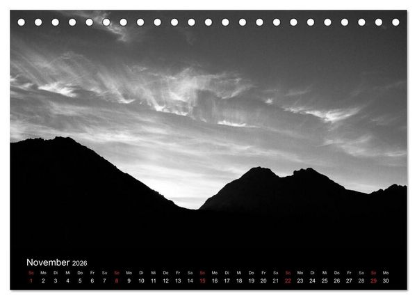 Produktbild: BERGE IN SCHWARZ WEISS (Tischkalender 2026 DIN A5 quer), CALVENDO Monatskalender