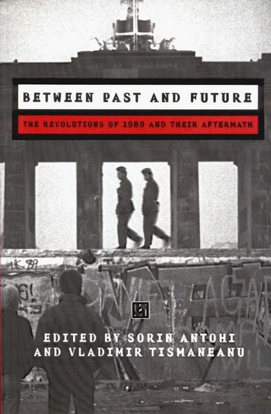 Produktbild: Between Past and Future