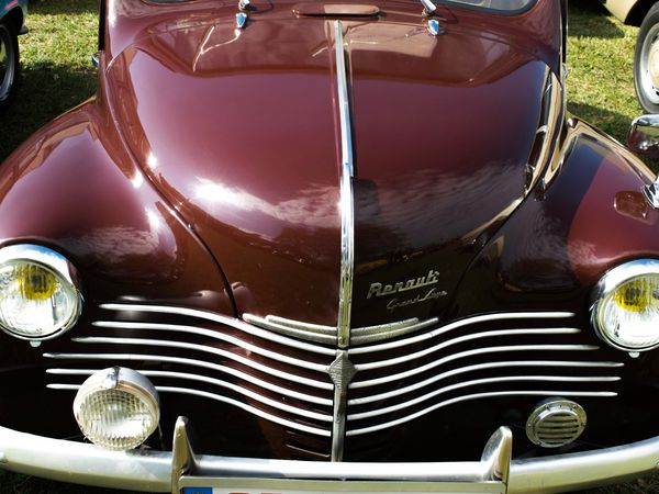 Produktbild: CALVENDO Puzzle Motorhaube Renault 1000 Teile Lege-Gr&ouml;&szlig;e 64 x 48 cm Foto-Puzzle Bild von Karin Sigwarth