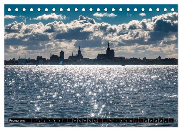 Produktbild: Stralsund, Eine Perle an der Ostsee (Tischkalender 2026 DIN A5 quer), CALVENDO Monatskalender