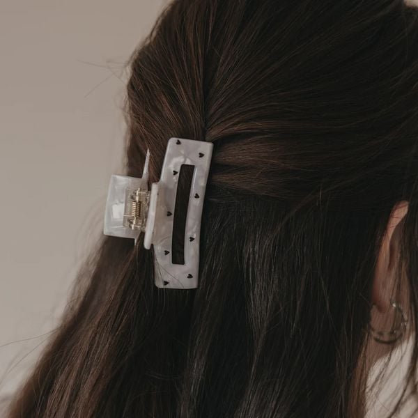 Produktbild: Haarspange eckig gro&szlig; Herzen schwarz Pearl