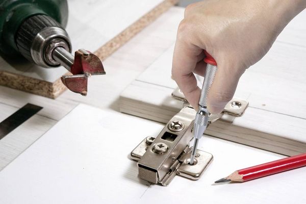 Produktbild: TOOLCRAFT Automatik-K&ouml;rner mit Spitze TO-10179732 (&Oslash; x L) 1.6cm x 12.7cm