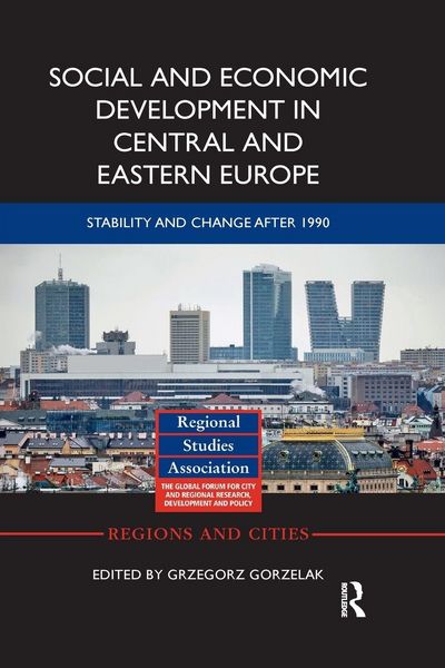 Produktbild: Social and Economic Development in Central and Eastern Europe