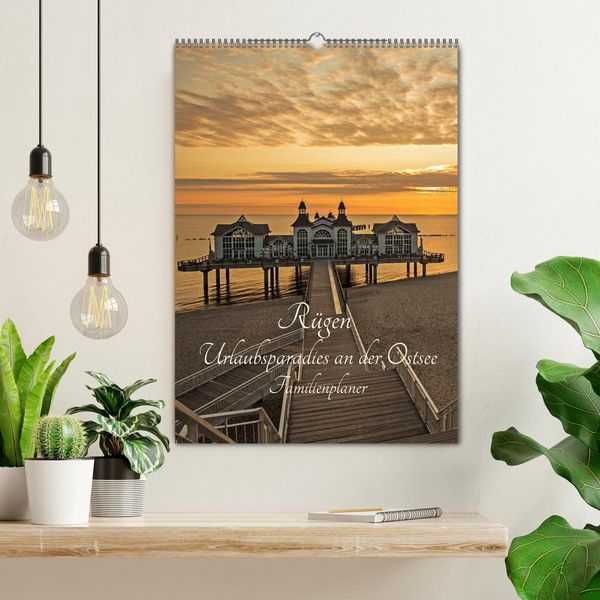 Produktbild: R&uuml;gen - Urlaubsparadies an der Ostsee - Familienplaner (Wandkalender 2026 DIN A2 hoch), CALVENDO Monatskalender