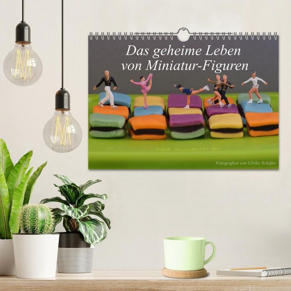 Produktbild: Das geheime Leben von Miniatur-Figuren (Wandkalender 2026 DIN A4 quer), CALVENDO Monatskalender