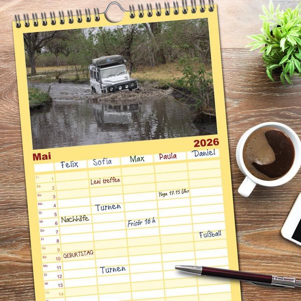 Produktbild: Familienplaner 2026 - Land Rover Defender - Unterwegs in Afrika mit 5 Spalten (Wandkalender, 21 x 45 cm) CALVENDO
