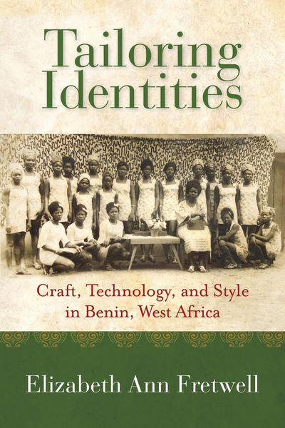 Produktbild: Tailoring Identities