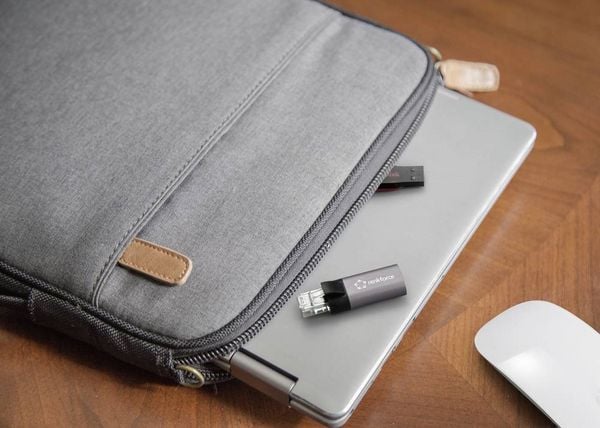 Produktbild: Renkforce RJ45 / USB-C&reg; Netzwerk Adapter [1x RJ45-Stecker - 1x USB-C&reg; Buchse] Anthrazit-Grau