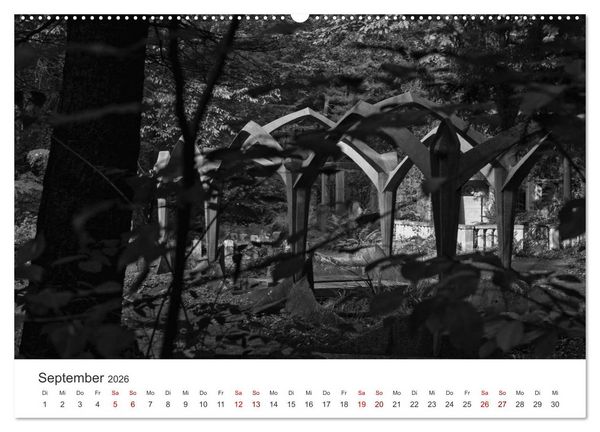 Produktbild: Wachgek&uuml;sst - Vom Zauber der Vergangenheit - S&uuml;dwestkirchhof Stahnsdorf (Wandkalender 2026 DIN A2 quer), CALVENDO Monatskalender