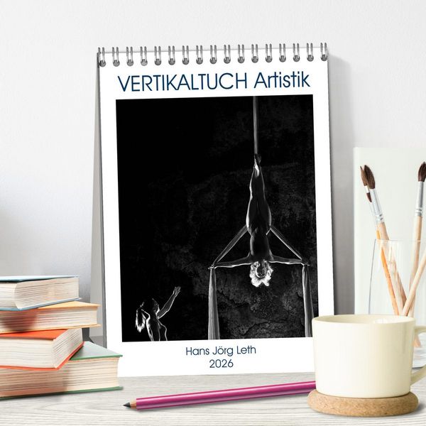 Produktbild: VERTIKALTUCH Artistik (Tischkalender 2026 DIN A5 hoch), CALVENDO Monatskalender