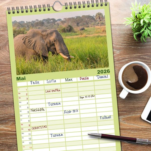 Produktbild: Familienplaner 2026 - Elefanten Begegnungen im &ouml;stlichen und s&uuml;dlichen Afrika mit 5 Spalten (Wandkalender, 21 x 45 cm) CALVENDO