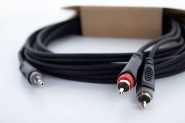Produktbild: Cordial 14856 Klinke / Cinch Audio Y-Adapter [1x Klinkenstecker 3.5 mm - 2x Cinch-Stecker] 3 m Schwarz PVC-Mantel, Zwillingsleitung