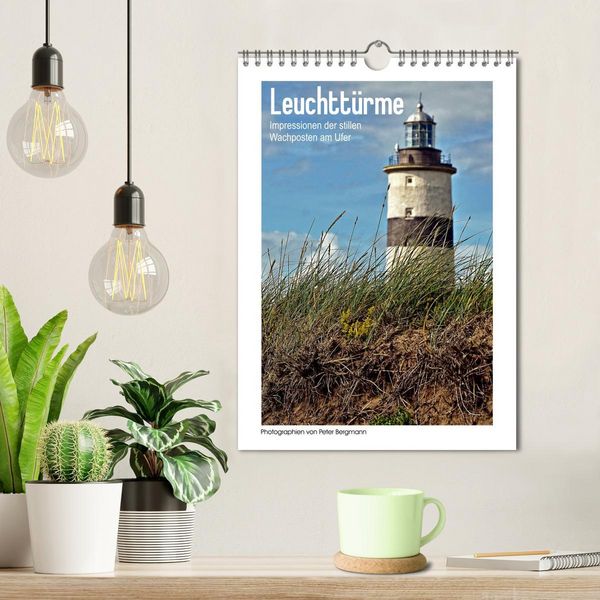 Produktbild: Leuchtt&uuml;rme - Impressionen der stillen Wachposten am Ufer (Wandkalender 2026 DIN A4 hoch), CALVENDO Monatskalender
