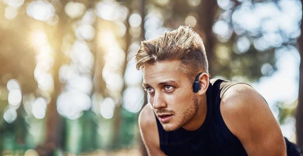 Produktbild: CREATIVE Outlier Free Pro+, Knochenschall, Bluetooth 5.3, IPX8, AAC, schwarz