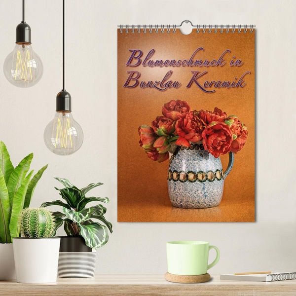 Produktbild: Blumenschmuck in Bunzlau Keramik (Wandkalender 2026 DIN A4 hoch), CALVENDO Monatskalender