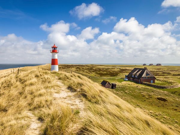 Produktbild: CALVENDO Puzzle Leuchtturm List-Ost auf Sylt | 1000 Teile Lege-Gr&ouml;&szlig;e 64x48cm Foto-Puzzle f&uuml;r gl&uuml;ckliche Stunden