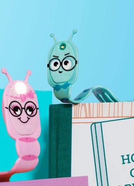 Produktbild: Bookworm Flexilight Leselicht (Blau) - 2 in 1 Leselampe & Lesezeichen - LED Leselicht - Geschenk für Leser, Buchliebhaber - Deutsche Ausgabe