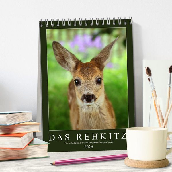 Produktbild: Das Rehkitz, ein zauberhaftes Gesch&ouml;pf mit gro&szlig;en, braunen Augen (Tischkalender 2026 DIN A5 hoch), CALVENDO Monatskalender