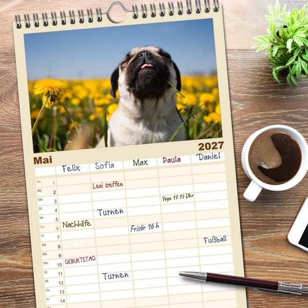 Produktbild: Familienplaner 2027 - Mops mit 5 Spalten (Wandkalender, 21 x 45 cm) CALVENDO