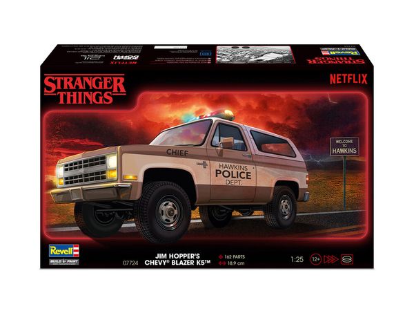 Produktbild: Revell 07724 Stranger Things Jim Hopper&acute;s Chevy&reg; Blazer K5&trade; Automodell Bausatz 1:25
