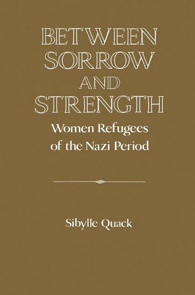 Produktbild: Between Sorrow and Strength