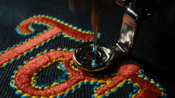 Produktbild: Sew Torn - F&auml;den des Verbrechens