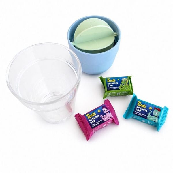 Produktbild: Spielstabil 3701 - Becher-M&uuml;hle-Set pastell mit 3 x Tinti Badetabs