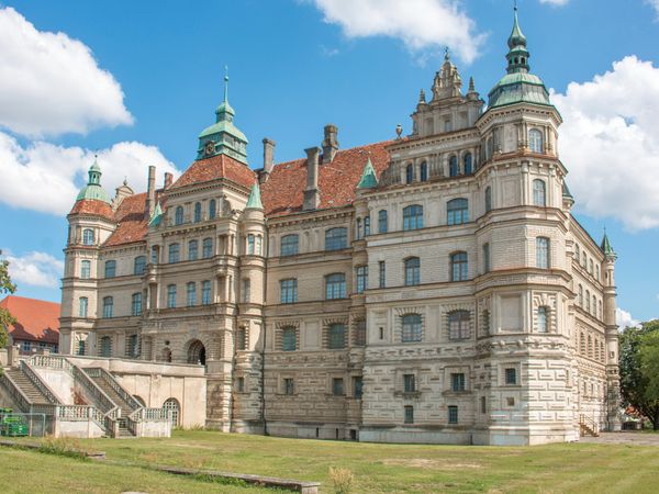 Produktbild: CALVENDO Puzzle Schloss G&uuml;strow | 1000 Teile Lege-Gr&ouml;&szlig;e 64x48cm Foto-Puzzle f&uuml;r gl&uuml;ckliche Stunden