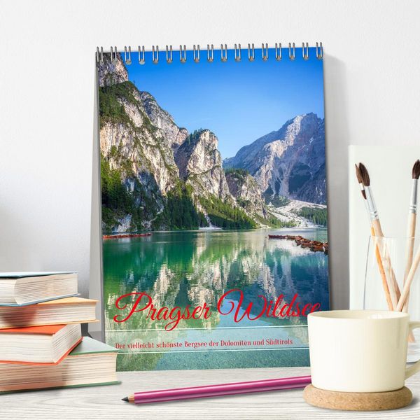 Produktbild: Pragser Wildsee - Der vielleicht sch&ouml;nste Bergsee der Dolomiten und S&uuml;dtirols (Tischkalender 2026 DIN A5 hoch), CALVENDO Monatskalender