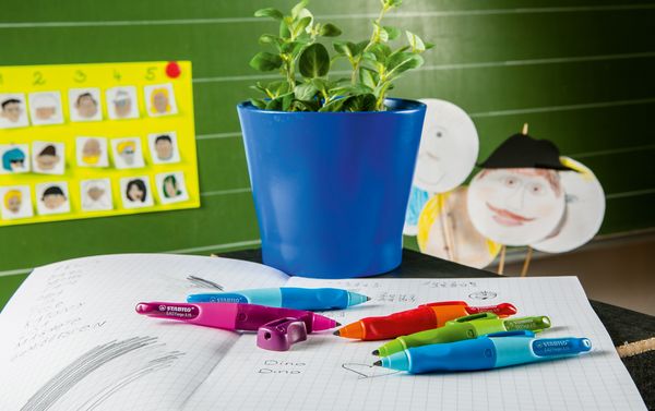 Produktbild: STABILO Ergonomischer Druck-Bleistift f&uuml;r Rechtsh&auml;nder -   EASYergo 3.15 in pink/lila - Einzelstift - inklusive 1 dicken Mine - H&auml;rtegrad HB & Spitzer
