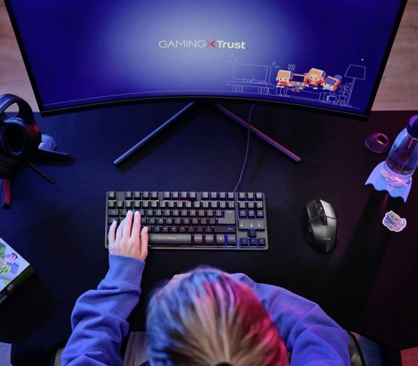 Produktbild: Trust GXT794 Kabelgebunden, Bluetooth&reg; Gaming-Tastatur, Maus-Set Beleuchtet Deutsch, QWERTZ Schwarz