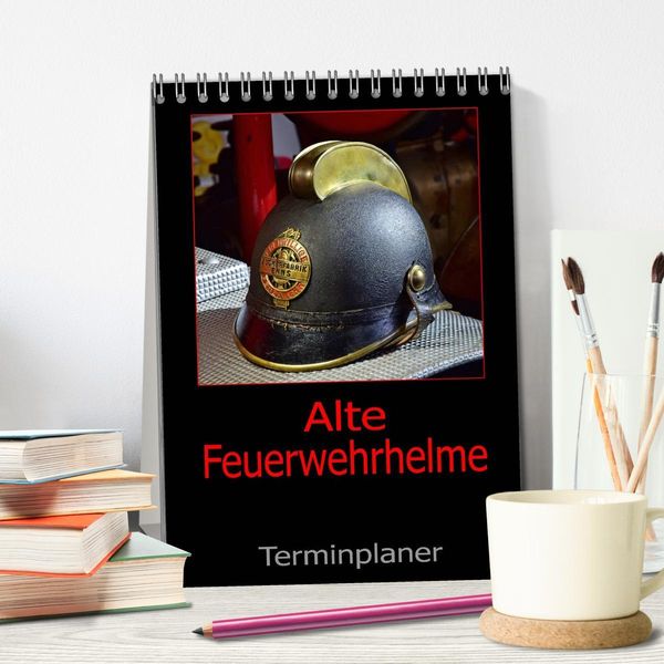 Produktbild: Alte Feuerwehrhelme - Terminplaner (Tischkalender 2026 DIN A5 hoch), CALVENDO Monatskalender