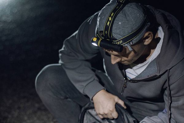 Produktbild: ArmyTek Elf C1 neutralwei&szlig; LED Taschenlampe akkubetrieben 1100lm 65g